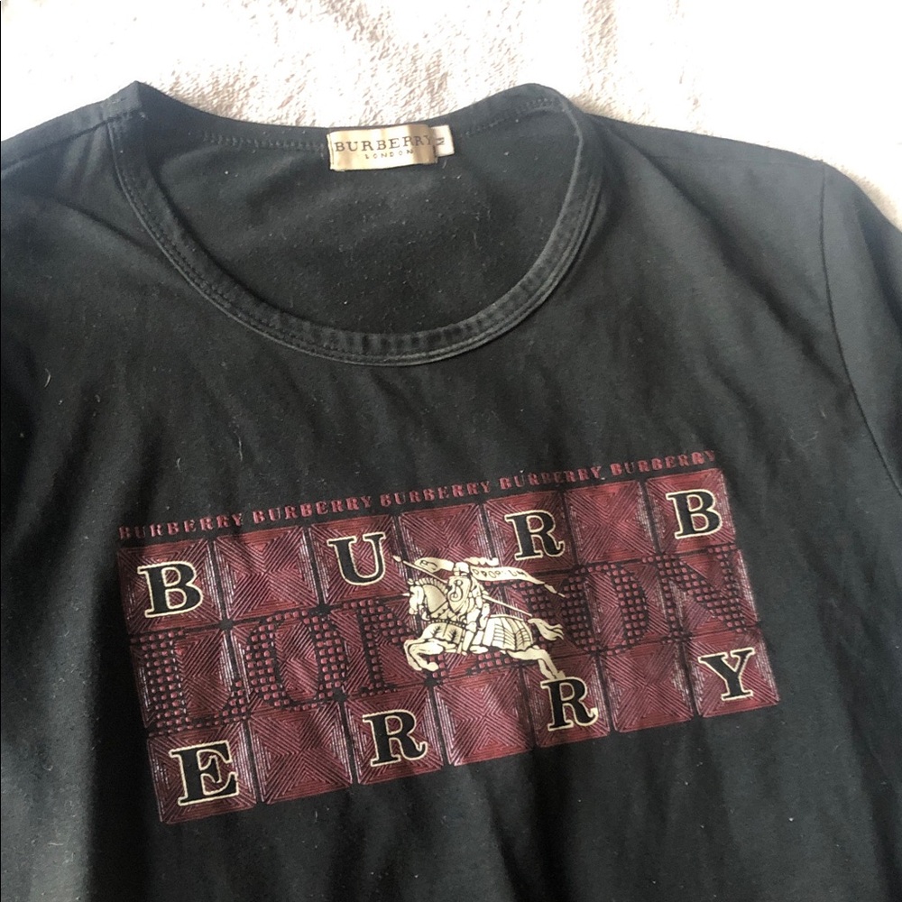 Burberry Black Short Sleeve Tee with Burgundy Graphic and Gold Icon